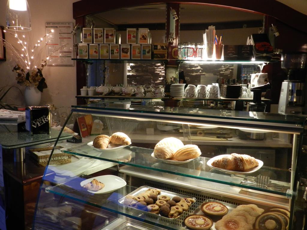 Locanda Trattoria Caffe Cavour Τσιταντέλα Εξωτερικό φωτογραφία